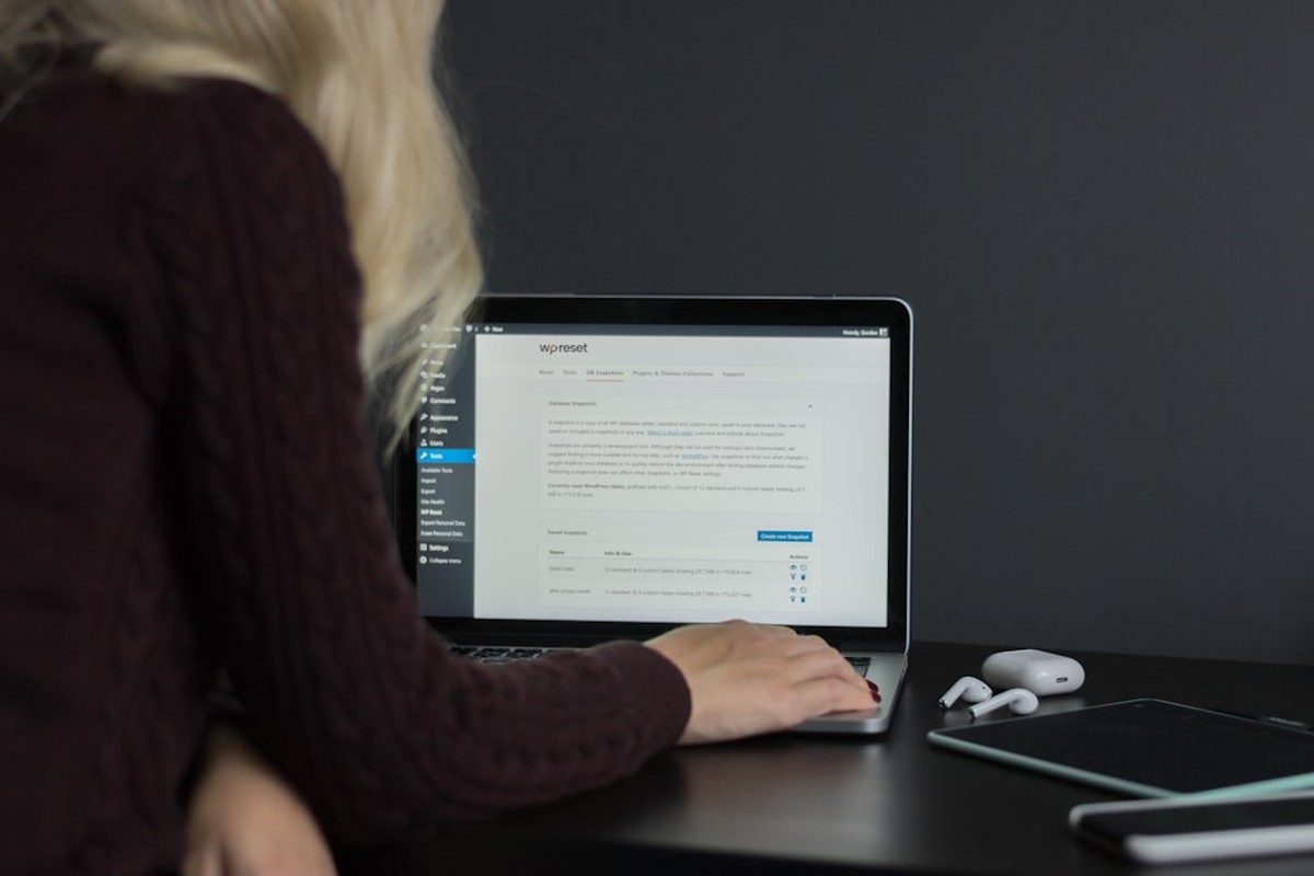 Exquisite Software Contact Team