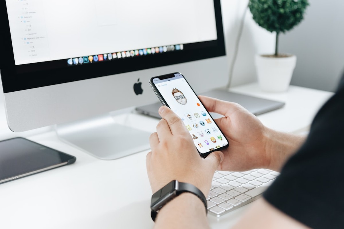Solutions Mobile Application Platform Solutions Mobileapplicationplatformsolutionshero representative illustration